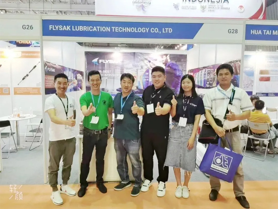 FLYSAK Lunricating oil exhibited at 2023 Vietnam Ho chi Minh Auto Parts and After-sales Service Exhibition(AUTOMECHANIKA)